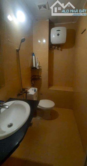 NHÀ VỊ TRÍ ĐẸP GẦN MẶT PHỐ THẠCH CẦU LONG BIÊN – Ô TÔ ĐỖ CỬA – 4 TẦNG – 34M² – CHỈ 5,8 TỶ - 10