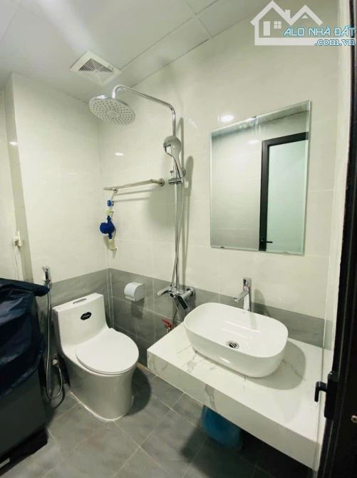 TÒA CHDV DÒNG TIỀN 85 TRIỆU - NGUYỄN VĂN HUYÊN - 60M2 - 7 TẦNG - NGÕ THOÁNG SÁNG - 11