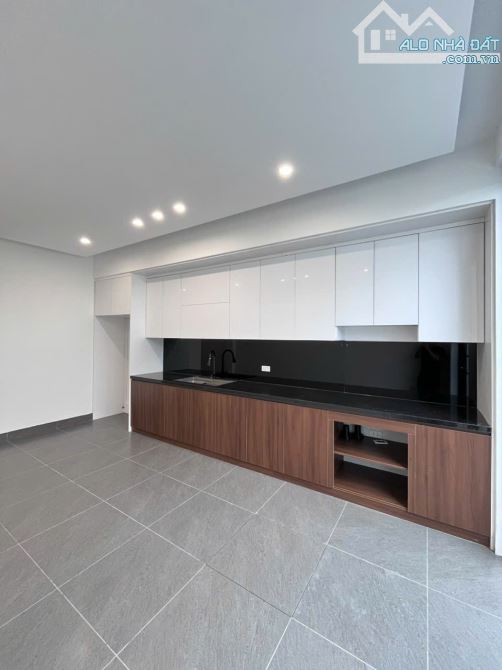Bán NR tại khu TT Licola, 488 Ngọc Hồi, 11 tỷ, 102 m2, 5 tầng, có thang máy. Uy tín! - 11