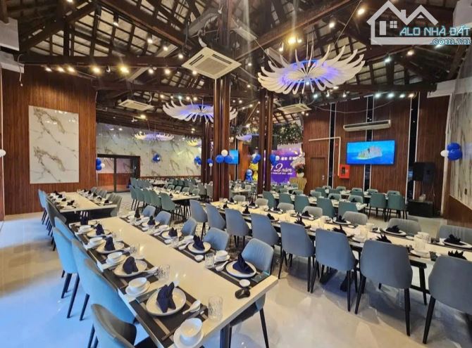 Cho thuê Nhà 660m2 - MT Nguyễn Cư Trinh, Quận 1 – 22mx30m - 1 Trệt 1 Lầu - Chỉ 700 Triệu. - 1