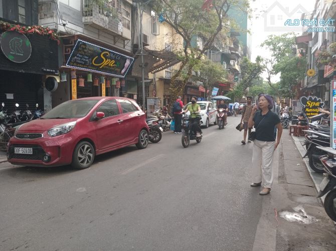 Bán nhà mặt phố Hàng Buồm 514m2 mặt tiền 16.5m, Giá 256 tỷ