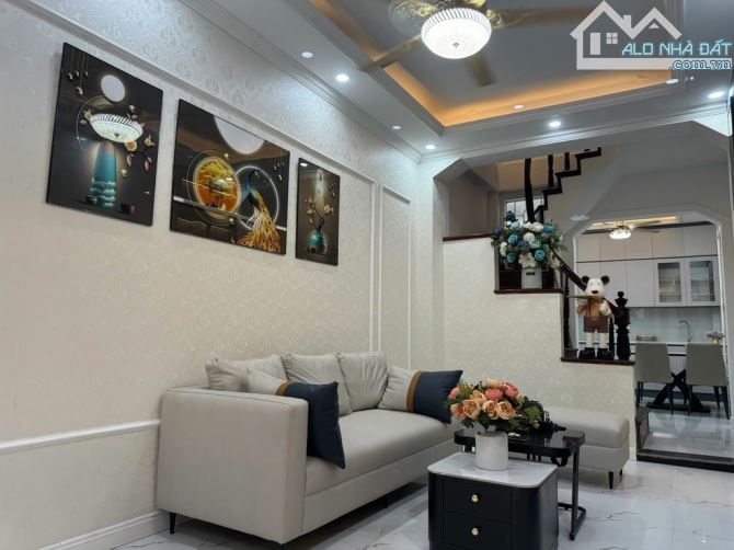 NHÀ PHỐ. 40M. 4 TẦNG. 7,9 TỶ. FULL NỘI THẤT. NGÕ RỘNG. DÂN XÂY. MỸ ĐÌNH. NGUYỄN HOÀNG - 1