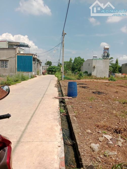 Bán 100m2 đất sổ riêng, thổ cư ấp 1 Sông Trầu, Trảng Bom, Đồng Nai 890 triệu - 1