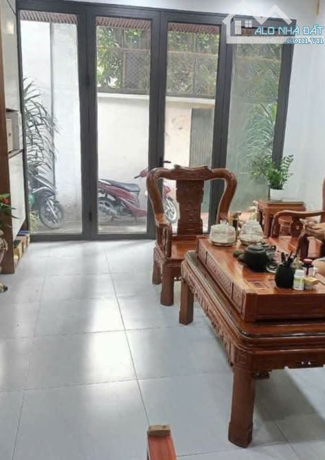 8,6 tỷ 42m2, 5T, MT hoa hậu, 2 thoáng, dân xây phố Minh Khai, HBT ngõ ba gác tránh SH - 1