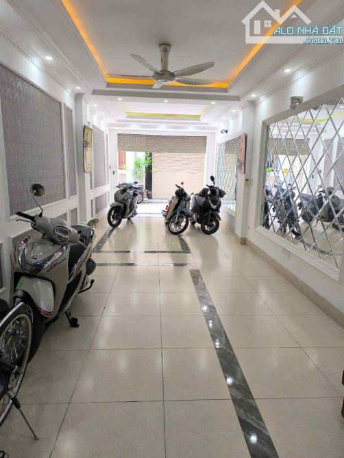 nhà đẹp Cổ Linh, 50m x 5 tầng, gara 2 ôtô, ngõ thông, đón đầu cầu Trần Hưng Đạo - 1