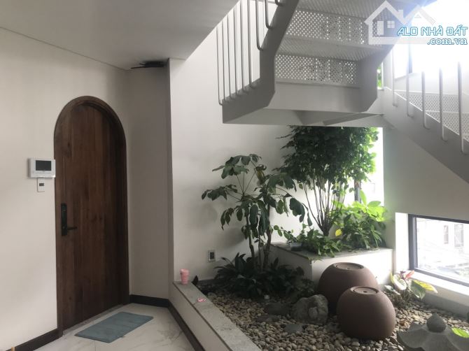 BÁN CHDV ĐƯỜNG ĐIỆN BIÊN PHỦ QUẬN 10 P.11 (200m2) (48P) HĐT 250TR/T - 1