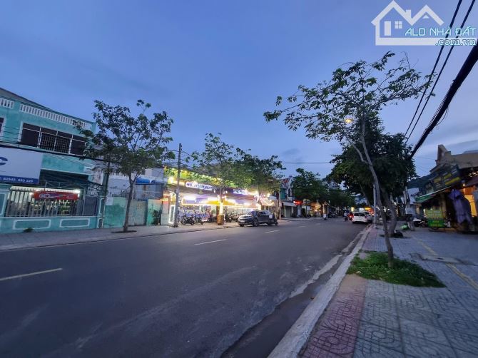 780M2 THỔ CƯ TOÀN BỘ MẶT TIỀN ĐƯỜNG 25M GẦN BIỂN - 1