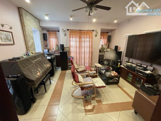 Q7 MẶT TIỀN ĐƯỜNG SỐ TÂN QUY NGANG KHỦNG 8x18M GIAO LÂM VĂN BỀN HIẾM CĂN BÁN - 1