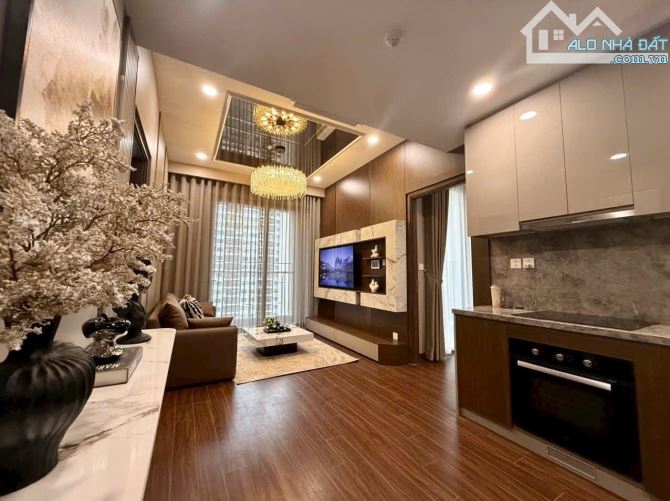 PHÂN LÔ Ô TÔ TRÁNH NGÕ 36 NGUYÊN HỒNG - KINH DOANH - 70m - MT 5M - XÂY TÒA TUYỆT ĐẸP - 1
