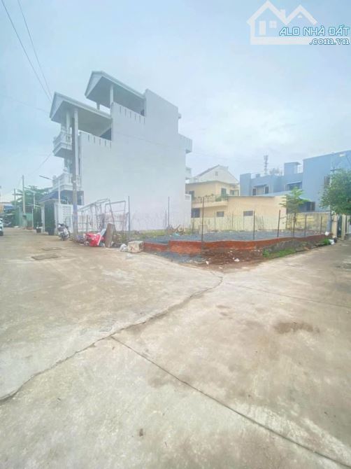BÁN GẤP LÔ GÓC 2 MẶT TIỀN SIÊU ĐẸP – KDC P. QUANG VINH - 1