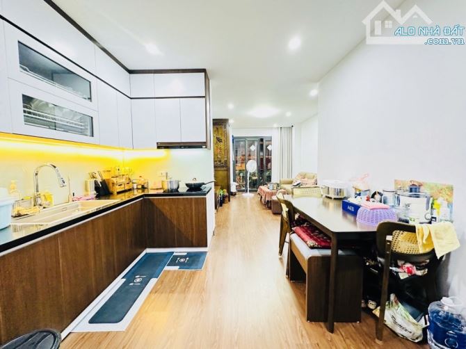 Bán nhà Tập Thể Vĩnh Phúc, dt85m, lô góc,3 ngủ, full nội thất sang trọng. - 1