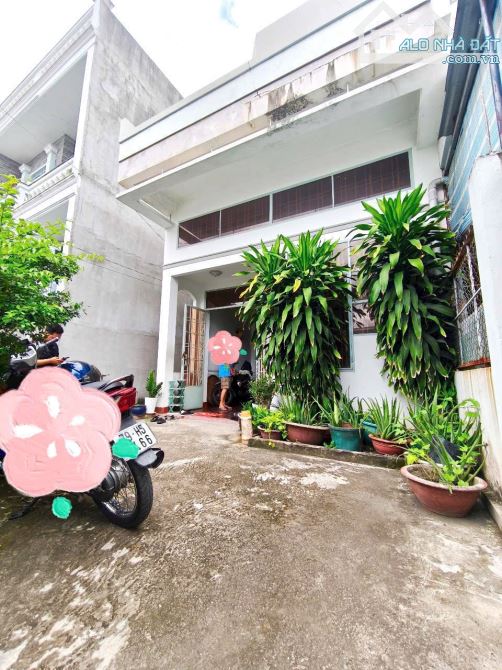 SÁT MẶT TIỀN NGUYỄN ẢNH THỦ-3 TẦNG KIÊN CỐ-DT 7Mx22M-NỞ HẬU ĐẸP-Ô TÔ ĐỖ CỬA - 1