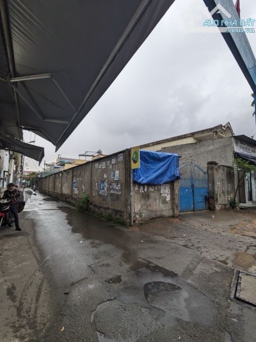 Lô góc măt tiền Phan Văn hớn q12 300m2 - 1