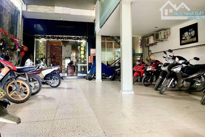 Mặt Tiền QL 22 - DT: 400m2 - Khách Sạn 6 Tầng - 45 Phòng - Gần Chợ Đầu Mối Hóc Môn. - 1