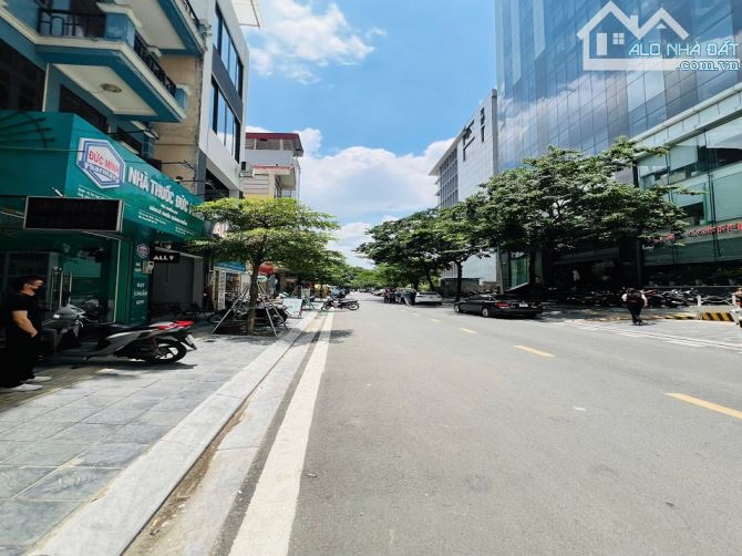 Hiếm! Chủ cần bán gấp, phân lô phố Duy Tân, vỉa hè rộng, kinh doanh sầm uất 52m*5T - 1