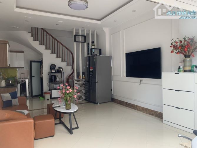 Nhà Tây Mỗ, 5 tầng, 2 thoáng. Nội thất đầy đủ, sịn sò. Hơn 6,9 tỷ. - 1