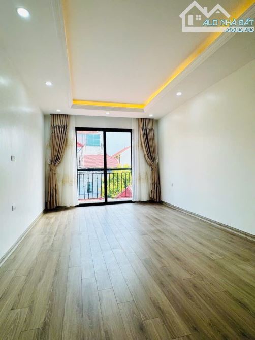 4,7 Tỷ Nhà Đẹp Di Ái -Hoài Đức -5 Tầng Xây Mới Đẹp -Ngõ Nông,Ô Tô Cạnh  DT 35m - 1