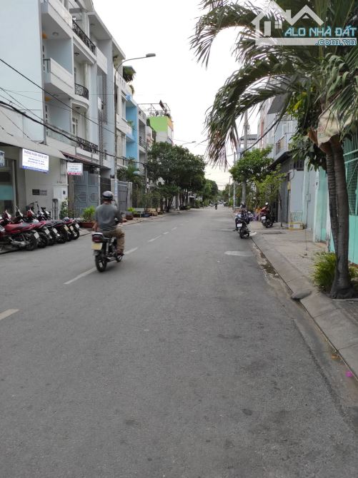 Bán nhà căn góc MT Lê Lâm Tân Phú 8x20m đúc 2 lầu giá 30 tỷ TL (cách chợ Nguyễn Sơn 500m) - 1