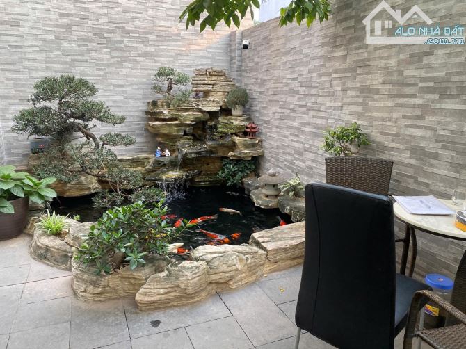 Bán biệt thự tại đường Dịch Vọng 270m2, 4 tầng, mt 20m, 4 mặt thoáng, chỉ 65 tỷ. - 1