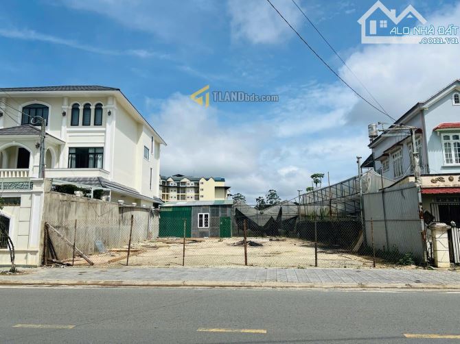 ĐẤT MẶT TIỀN NGUYÊN TỬ LỰC 300M2 NGANG 13,8M HẬU 13,9M HƯỚNG ĐÔNG NAM GIÁ 22 TỶ - 1