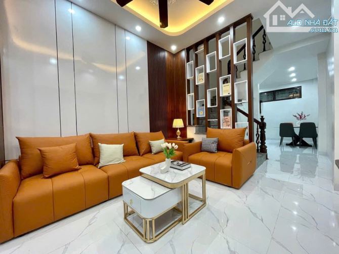 Tôi cần bán nhà 4T*45m2,ngã 4Tô Hiệu-Hoàng Diệu(đối diện chợ Hà Đông).Ôtô đỗ 10m.Giá 8tỷ6 - 1