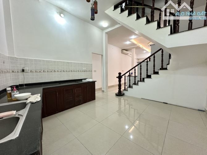 Gấp bán nhà, gần Điện Biên Phủ, Bình Thạnh, 3 tầng, giá 15 tỷ, dt 65m2. - 1