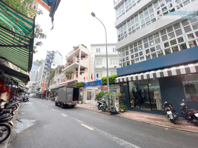 Ngay chợ Bến Thành, Metro bề ngang 9,3m MT Lê Công Kiều DTKV 9,3x6,3 - Giá: 27 tỷ TL - 1