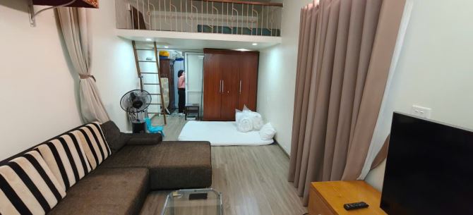 Cho thuê tập thể tầng 5 mặt phố Trần Khánh Dư, sau nhà Hát Lớn - 1