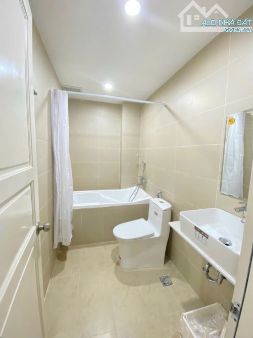 Bán CHDV mặt tiền đường số 79, Tân Quy, Quận 7.DT 15 x 20m. HĐT 350tr/tháng. Giá chỉ 68 tỷ - 1