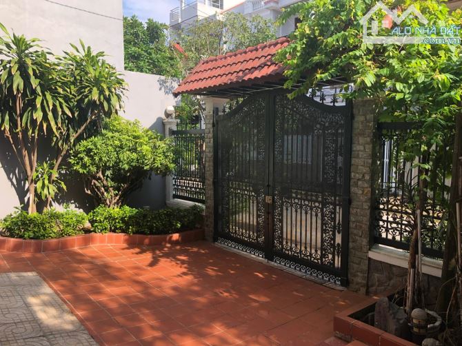 Bán Biệt thự Lâm Văn Bền, P.Bình Thuận, Q7, 16m x 22m, 352m2, 3 lầu, chỉ 34,5 tỷ! - 1