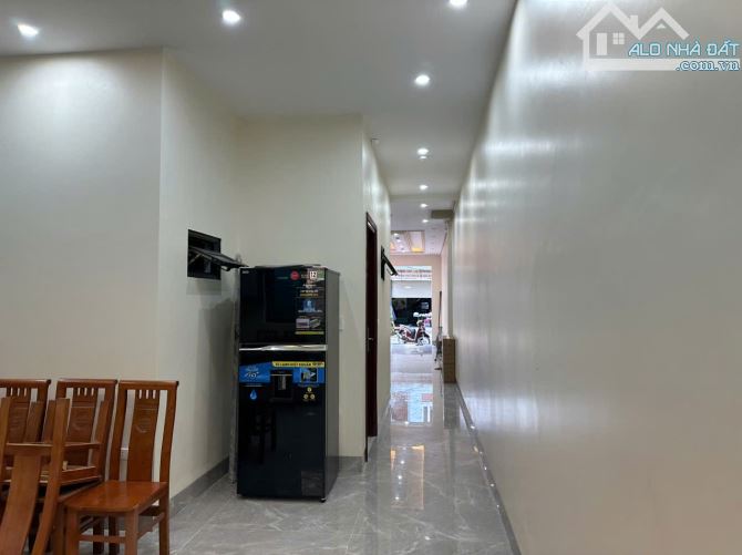 Bán nhà 6 tầng 2 phòng đg Lý Đạo Thành Đang Cho Thuê 100tr/tháng DT 110m,Hướng TB,Giá 22 t - 1