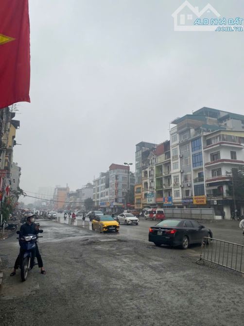 Bán nhà Mặt Phố KIM ĐỒNG, GIÁP BÁT 58m 5T ] Vỉa Hè - Kinh Doanh, Ô tô tránh. Giá chỉ 1X tỷ - 1