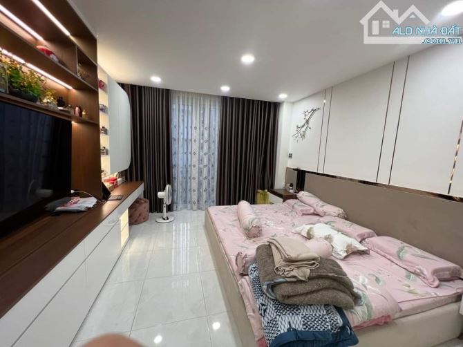 XE HƠI VÀO NHÀ! Bán Nhà 5 Tầng Lung Linh Phan Xích Long, 63m2, 12 Tỷ - 1