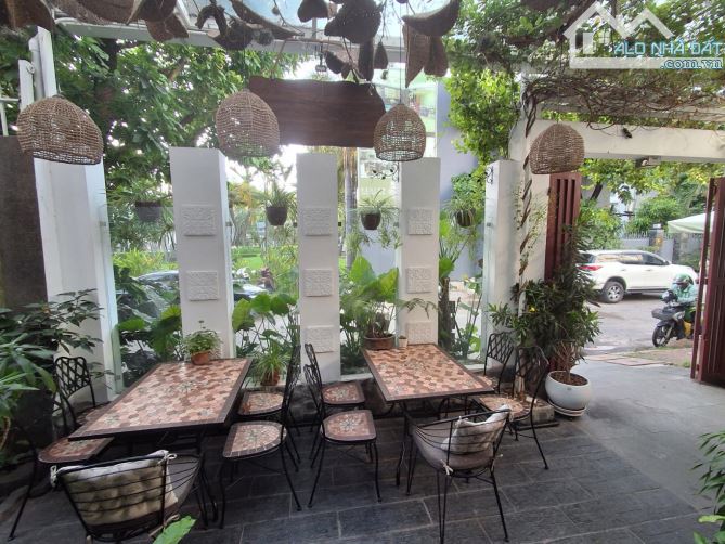 Bán Biệt thự Phú Mỹ Hưng, Nam Thông, Q7, 11m x 18m, 198m2, 3 lầu, chỉ 54,5 Tỷ! - 1