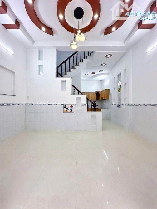 Bán gấp nhà 2 tầng, đương ô tô 8 mét, ngay Man Thiện, gần Lê Văn Việt, Lã Xuân Oai - 1