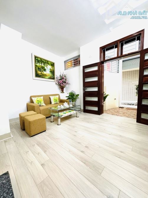 NHÀ MỚI GIÁP NHỊ 40M² – LÔ GÓC – 15M RA MẶT PHỐ – TẶNG FULL NỘI THẤT - 1