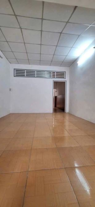 NHÀ RỘNG TRỆT GÁC LỮNG MT ĐƯỜNG HÀNG XOÀI SÁT BÊN Đ.PHẠM HÙNG KD SUNG TÚC LÊ BÌNH CÁI RĂNG - 1