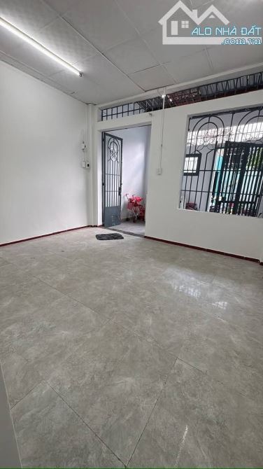 Đường Số 475 - Phước Long B - Quận 9 - Nhà C4 - 82m2 - 1