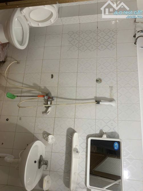 Nhà 3 tầng mặt đường Trần Nhân Tông giá hợp lý - 1