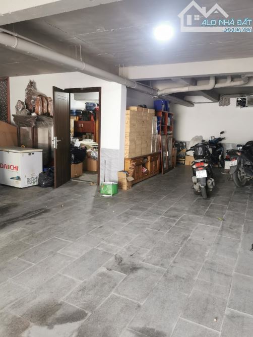 Biêt thự 10 x 40 5 tầng Thanh Xuân q12 - 12
