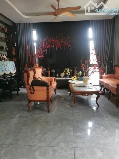 Biệt thự 5 tầng mặt tiền đường THANHN XUÂN 40, TX, Q12, dt 400m2 (10mx40m), đường 10m💰18T - 12