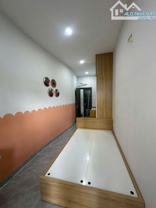 Bán nhà Phạm Văn Đồng có sân vườn đầy đủ nội thất sát bên sân bay Tân Sơn Nhất chỉ nhỉnh 3 - 13