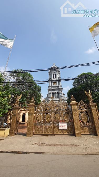 Tôi cần bán nhà 4T*45m2,ngã 4Tô Hiệu-Hoàng Diệu(đối diện chợ Hà Đông).Ôtô đỗ 10m.Giá 8tỷ6 - 14
