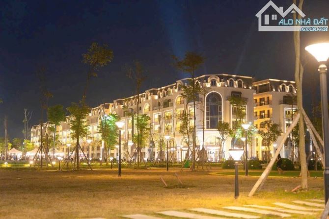 BÁN QUỸ CĂN CHUYỂN NHƯỢNG GIÁ TỐT NHẤT ROYAL MANSION- NGÃ 6 TP BẮC GIANG- 84M2 - 14 TỶ - 14