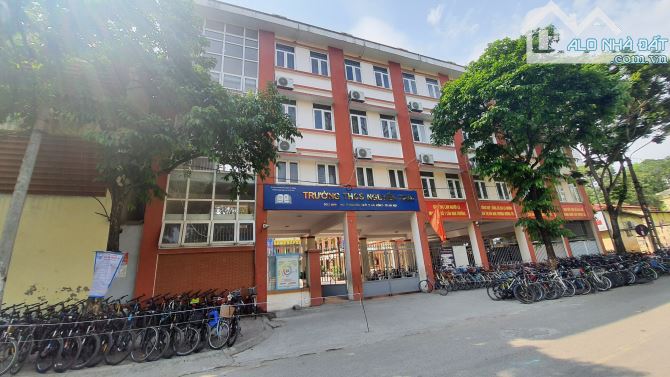Tôi cần bán nhà 4T*45m2,ngã 4Tô Hiệu-Hoàng Diệu(đối diện chợ Hà Đông).Ôtô đỗ 10m.Giá 8tỷ6 - 15