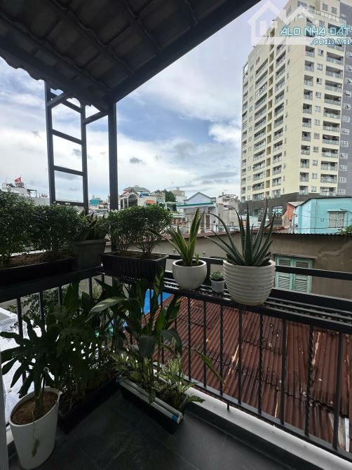 Bán nhà Phạm Văn Đồng có sân vườn đầy đủ nội thất sát bên sân bay Tân Sơn Nhất chỉ nhỉnh 3 - 18