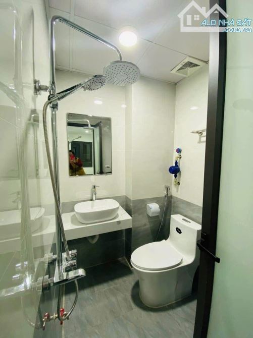 TÒA CHDV DÒNG TIỀN 85 TRIỆU - NGUYỄN VĂN HUYÊN - 60M2 - 7 TẦNG - NGÕ THOÁNG SÁNG - 19