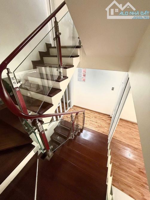 Cần Bán nhà 5 tầng ngõ Lâm Tường - Tô Hiệu - Diện tích ~ 60m2 - 2