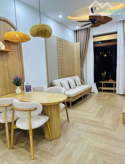 BÁN NHÀ 2 TẦNG TÂN CỔ ĐIỂN FULL NỘI THẤT KIỆT ÔTÔ 289 BÙI THỊ XUÂN, TP HUẾ, CHỈ 2,79 TỶ - 2