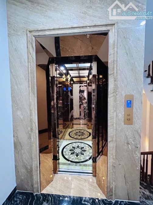 Bán Nhà Hoàng Quốc Việt 40m - 6 Tầng Thang Máy ,Ngõ Nông Rộng 4m,Ô Tô Đỗ  Sát Phố - 2